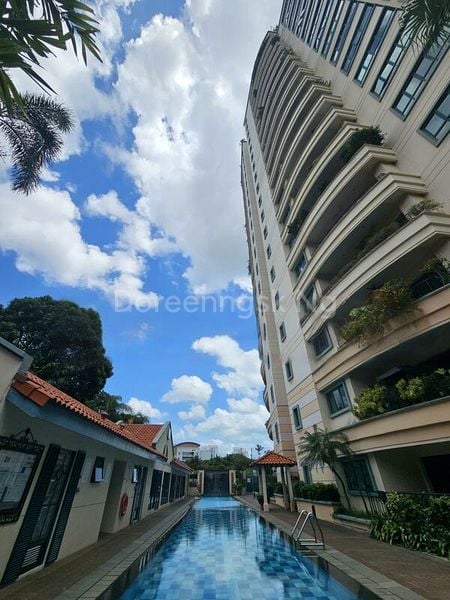 4 Bed Condo for Sale in  Camelot By-the-water - Image 8